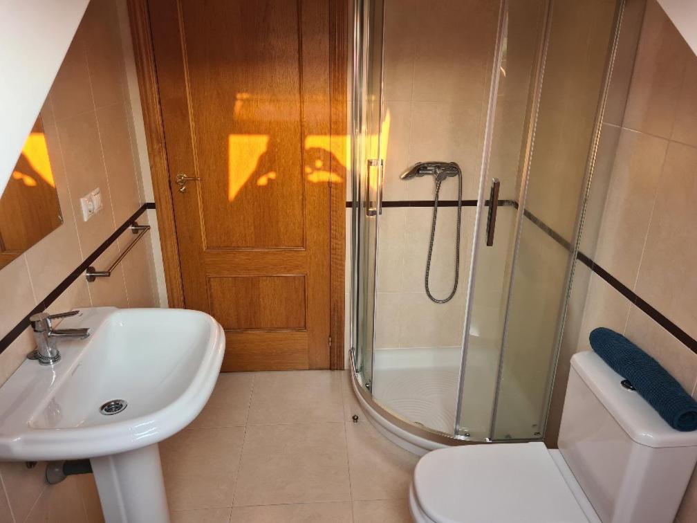 Apartamentos Gallaecia Val do Dubra ภายนอก รูปภาพ