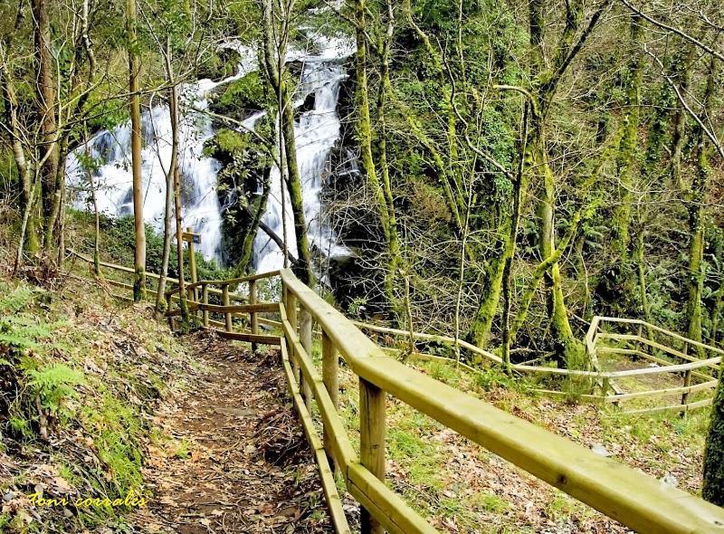 Apartamentos Gallaecia Val do Dubra ภายนอก รูปภาพ